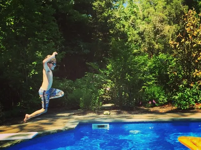 Analysis of Scholarly Work: Feature Adaptation Method Using Conjoined Hypersphere for Tailored...