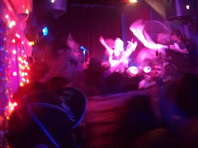 4 Gbps Data Transmission Reached via Visible Light