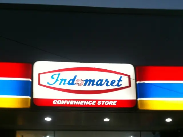 Amazon's Kindle e-readers to hit Staples retail stores starting this year